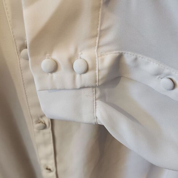 White Button-Up Blouse - Picture 4 of 4